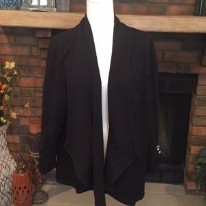 Black blazer w 3/4 sleeves